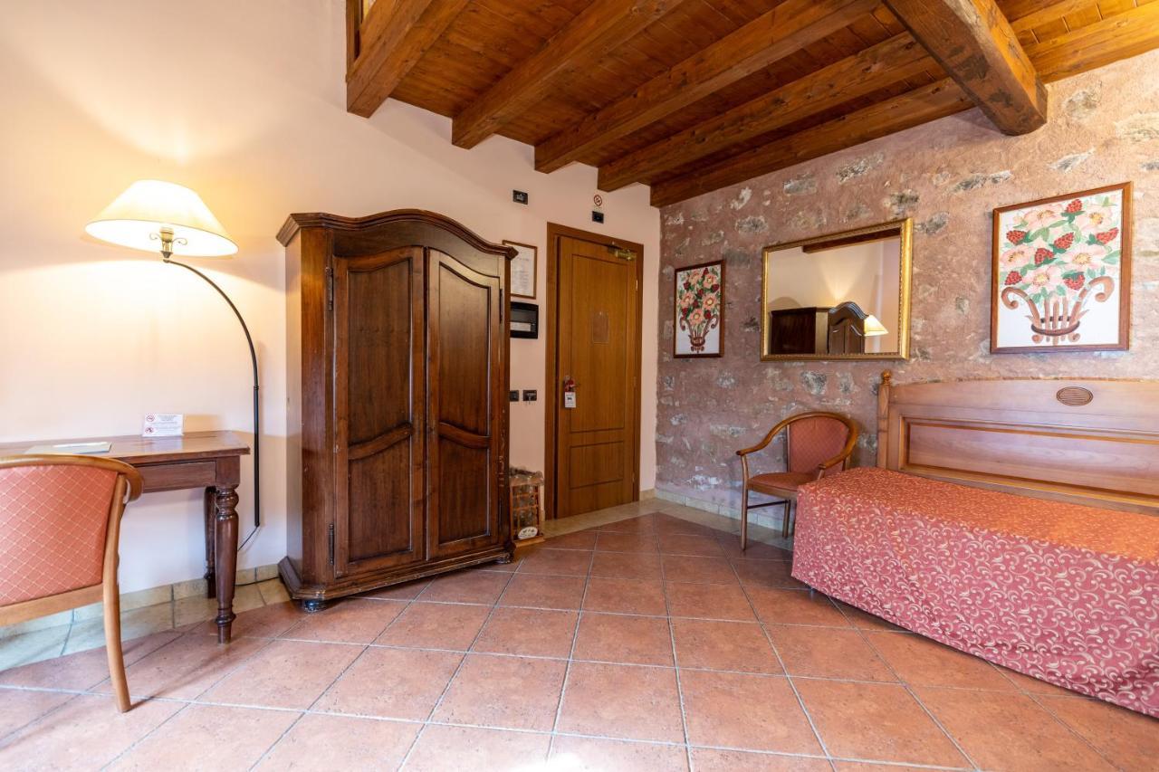 Relais Abbazia Santa Anastasia Resort & Winery Castelbuono (Sicily) Exterior foto